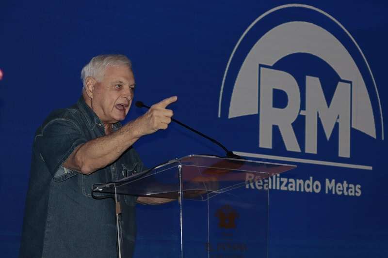 El candidato presidencial y presidente del partido Realizando Metas (RM), Ricardo Martinelli, odos los que participaron en estas elecciones primarias.